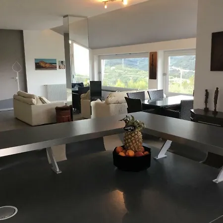 Villa Shambhala *